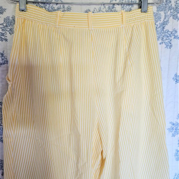 Size M to L Vintage 1990s Koret Striped Seersucker Capri Pants - Picture 5 of 8